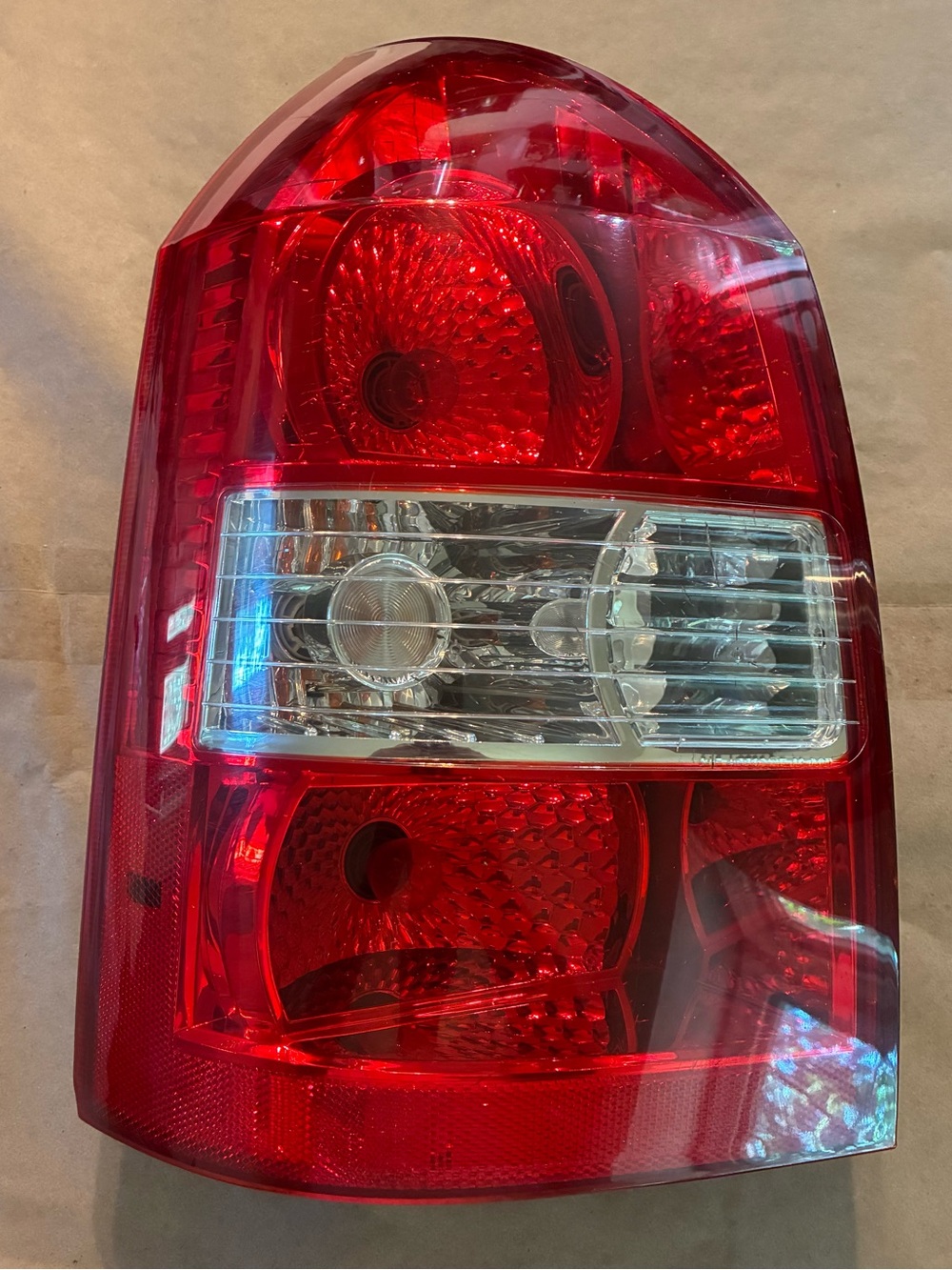 2005-2009 Hyundai Tucson Driver-Side Outer Tail Light Assembly OEM